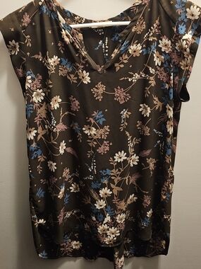 Pleione Brown Floral V-Neck Cap Sleeve Blouse with Blue and Cream Accents
